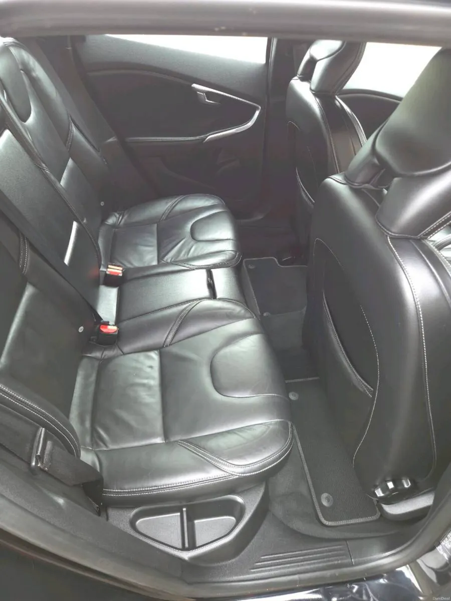 Volvo v40 D4 R design - Image 6