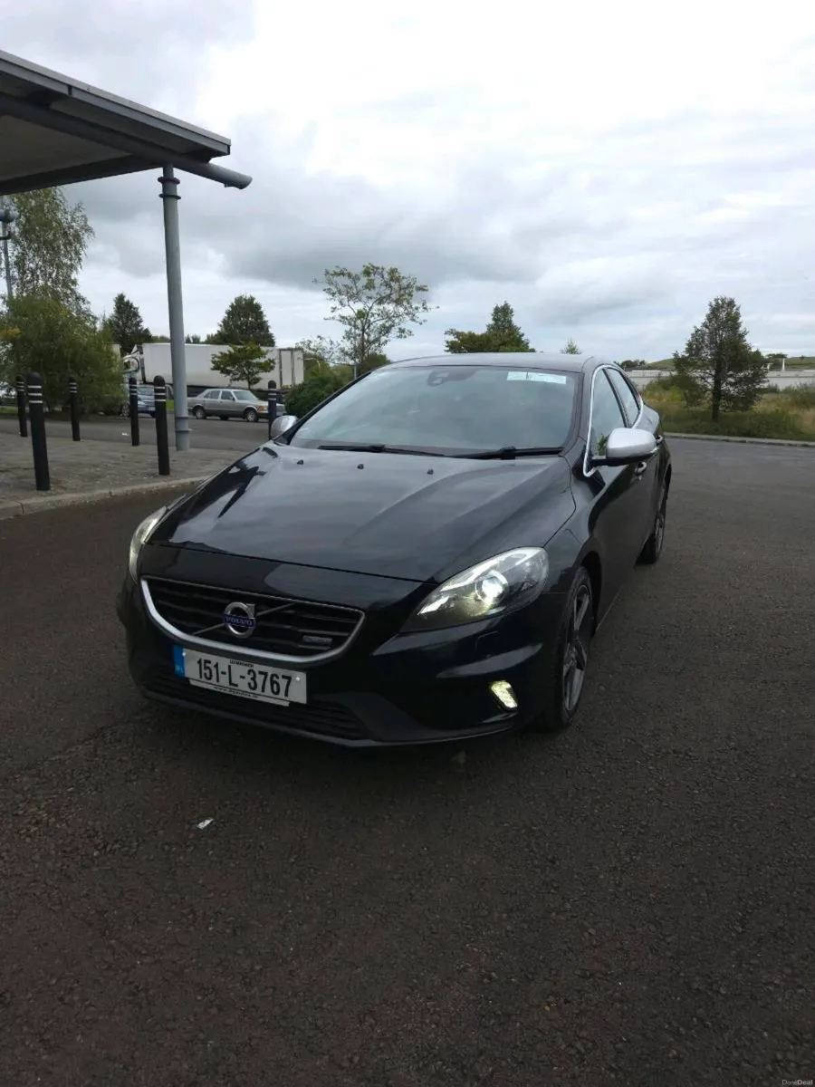 Volvo v40 D4 R design - Image 2