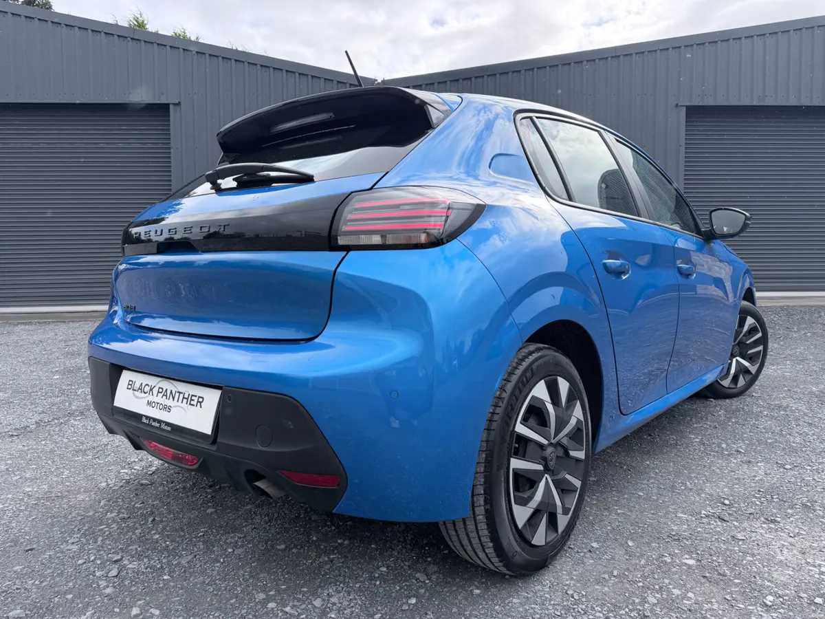 Peugeot 208 242’ Active VERTIGO BLUE/LOW MILEAGE - Image 4