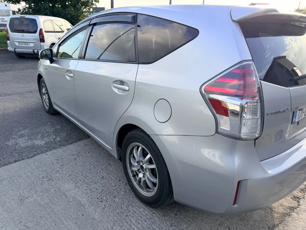 Toyota Prius 2017 *LOW MILE* HIGH SPEC - Image 5
