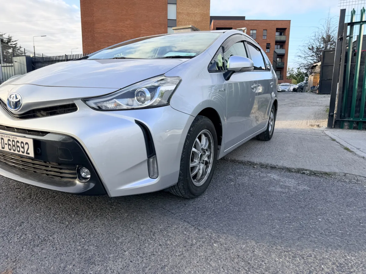 Toyota Prius 2017 *LOW MILE* HIGH SPEC - Image 2