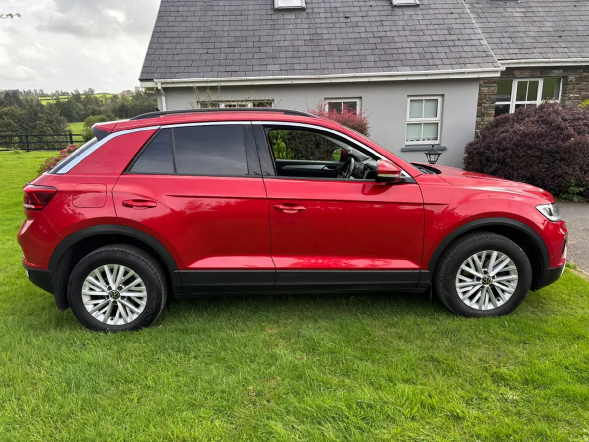 Volkswagen T-Roc LIFE 1.0 TSI MANUAL 6SPEED FWD 1 - Image 4
