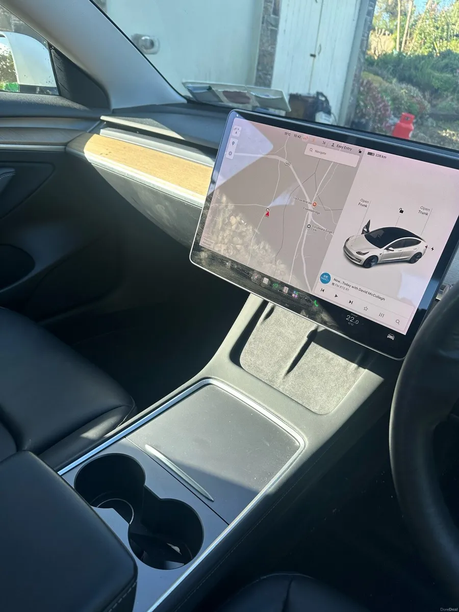Tesla Model 3 Long Range AWD — White - Image 6