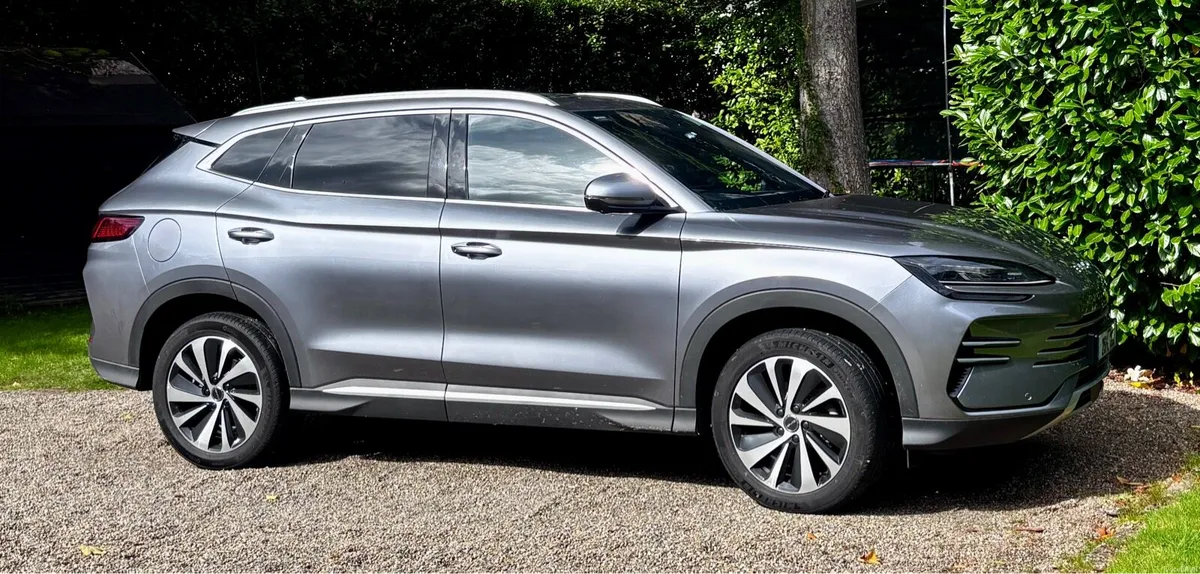 2025 BYD Seal U Boost DM-i PHEV - Image 3