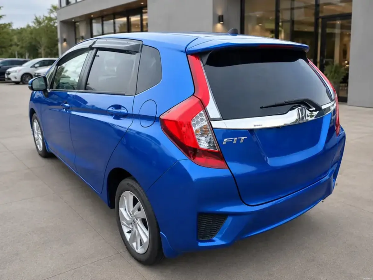❁ Honda Fit Hybrid ❁ Immaculate low mileage ❁ - Image 3