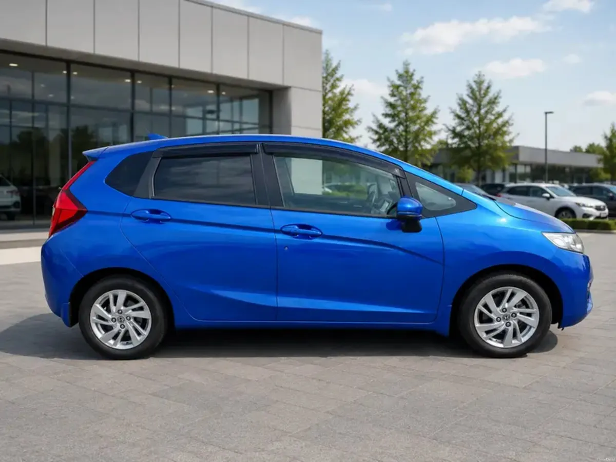 ❁ Honda Fit Hybrid ❁ Immaculate low mileage ❁ - Image 5