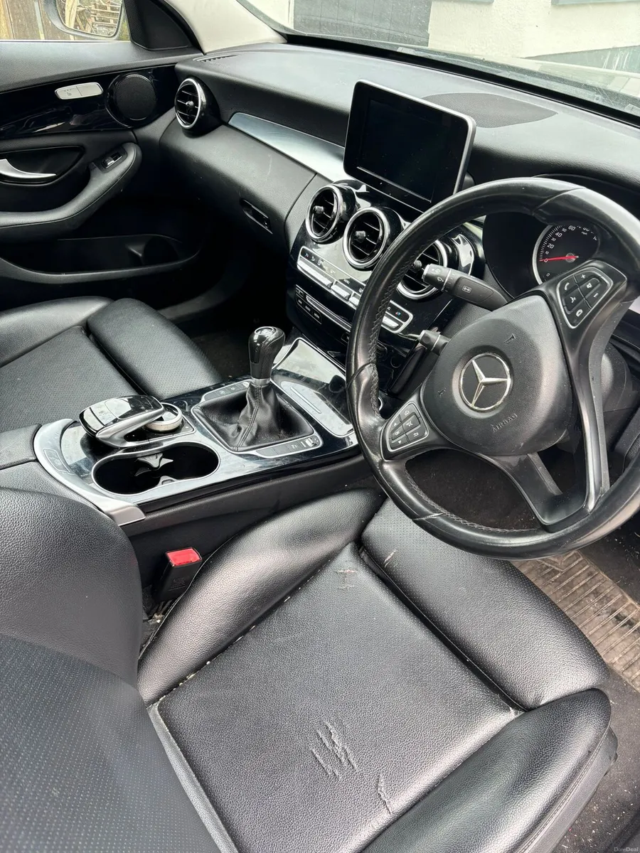 Car - Image 3