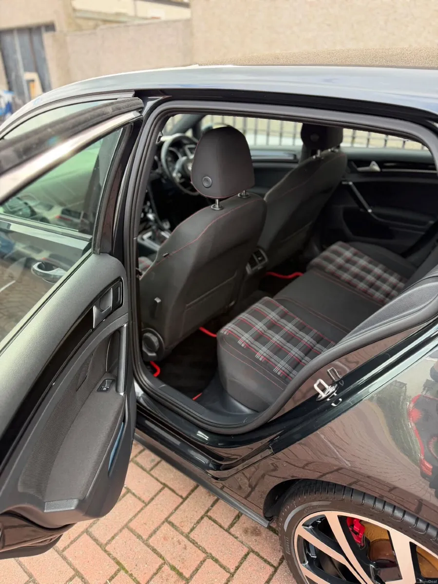 Volkswagen Golf  gti performance pack 2014 - Image 2