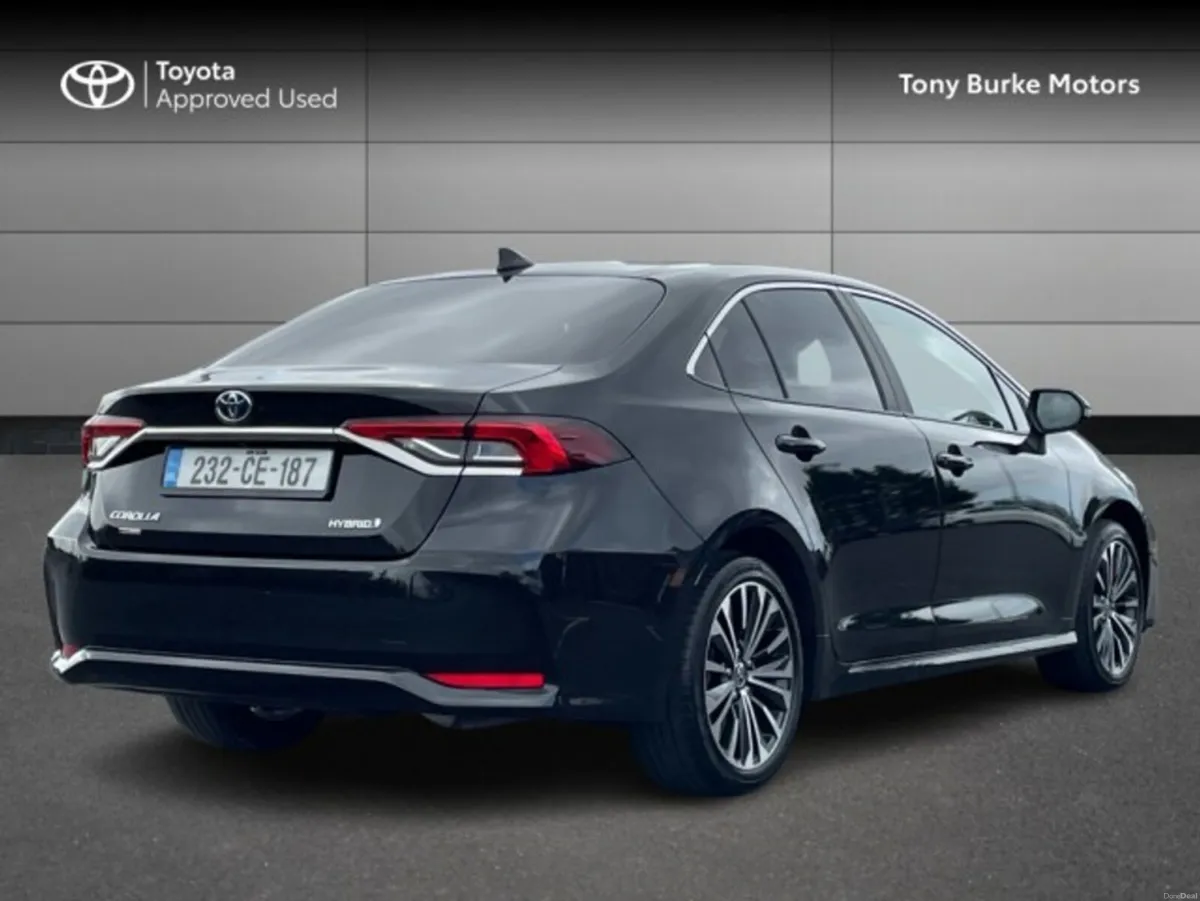 Toyota Corolla Saloon - LUNASPORT Edition - 1.8 Hy - Image 2