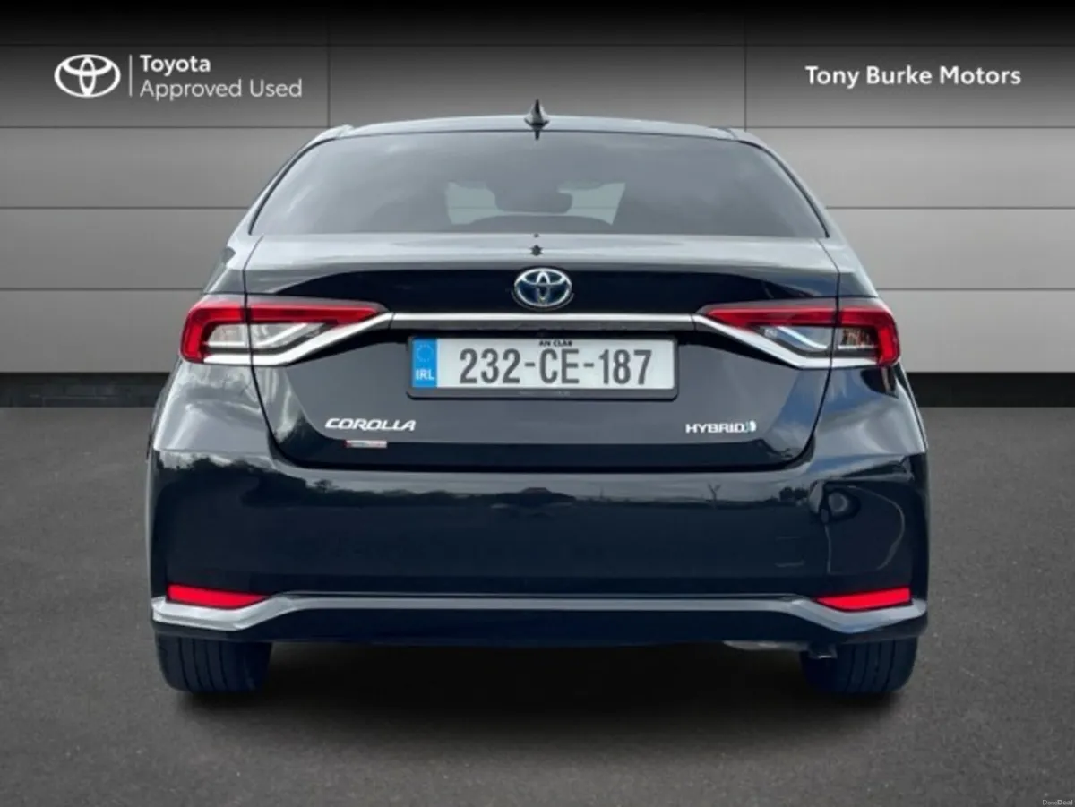 Toyota Corolla Saloon - LUNASPORT Edition - 1.8 Hy - Image 5