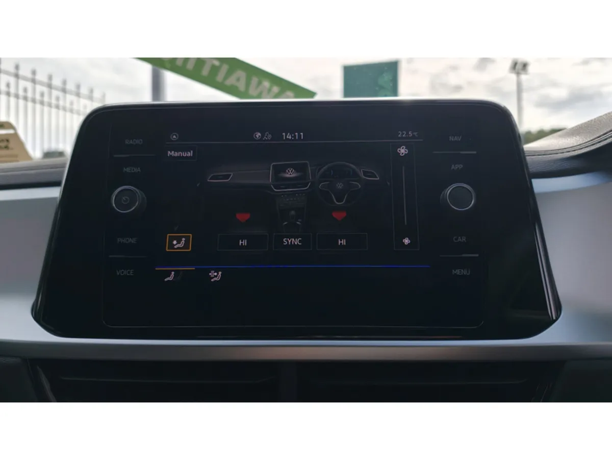 Volkswagen T-Roc SPECIAL EDITION 75 - VERY LOW MIL - Image 5