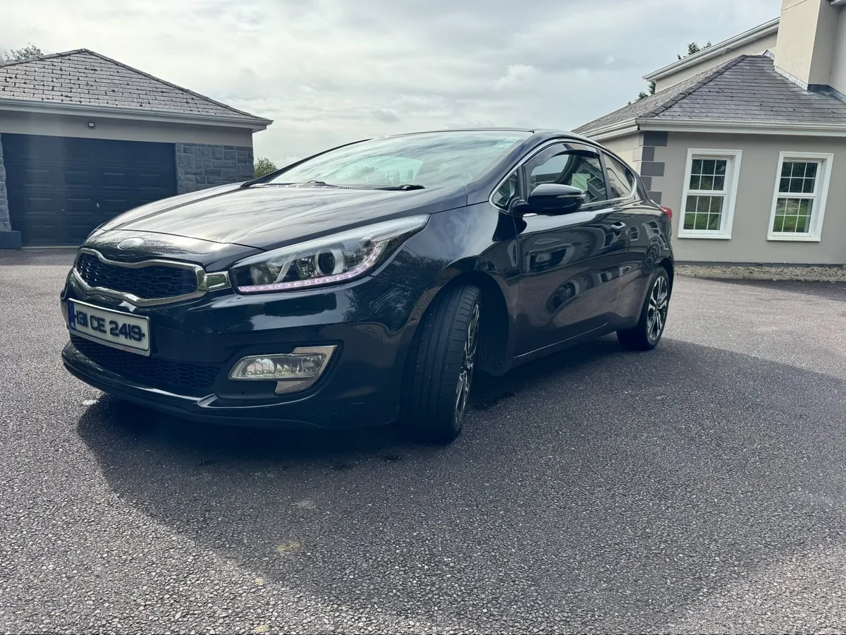 Kia Proceed 2013, 1.6L Diesel, - Image 2