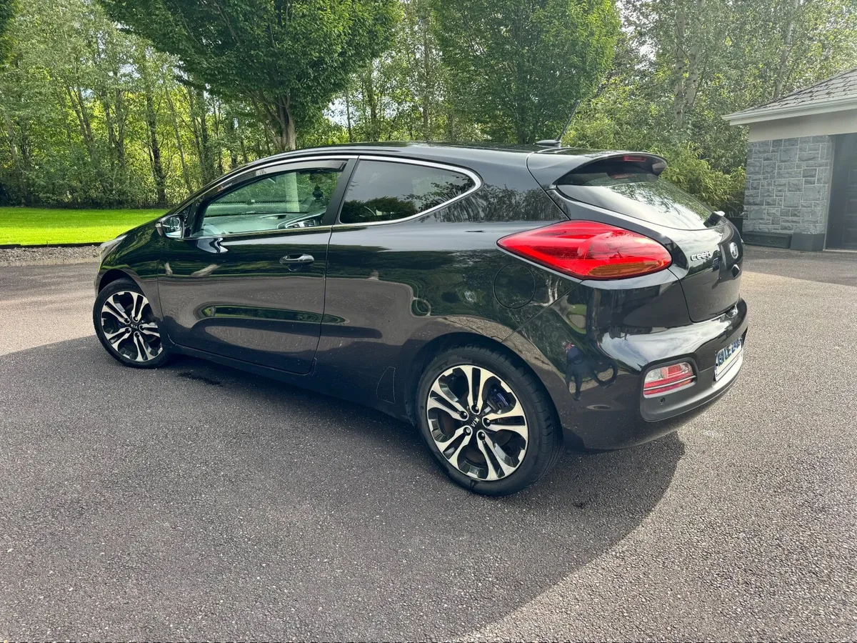 Kia Proceed 2013, 1.6L Diesel, - Image 3