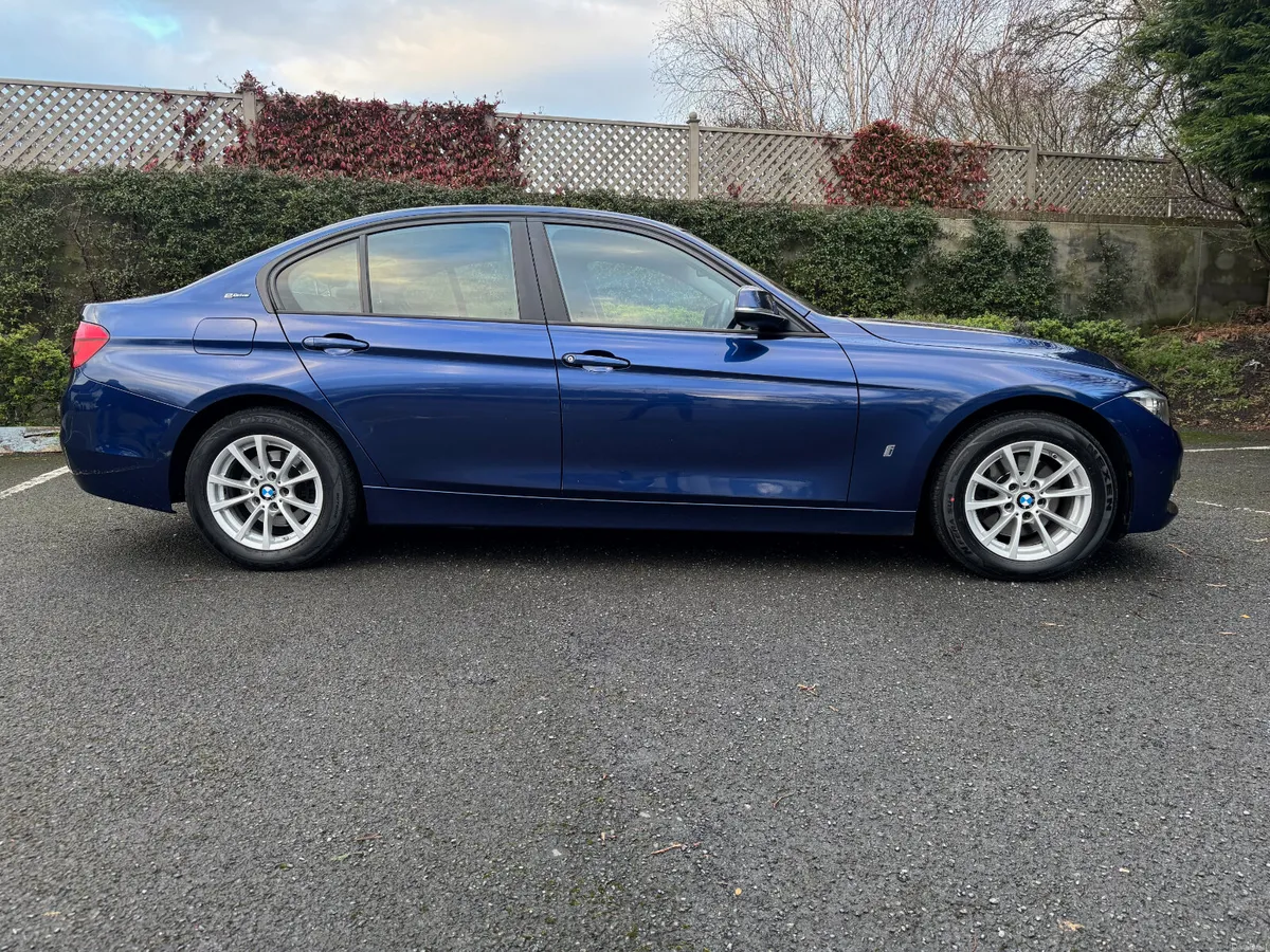 BMW 3-Series 2017 - Image 3