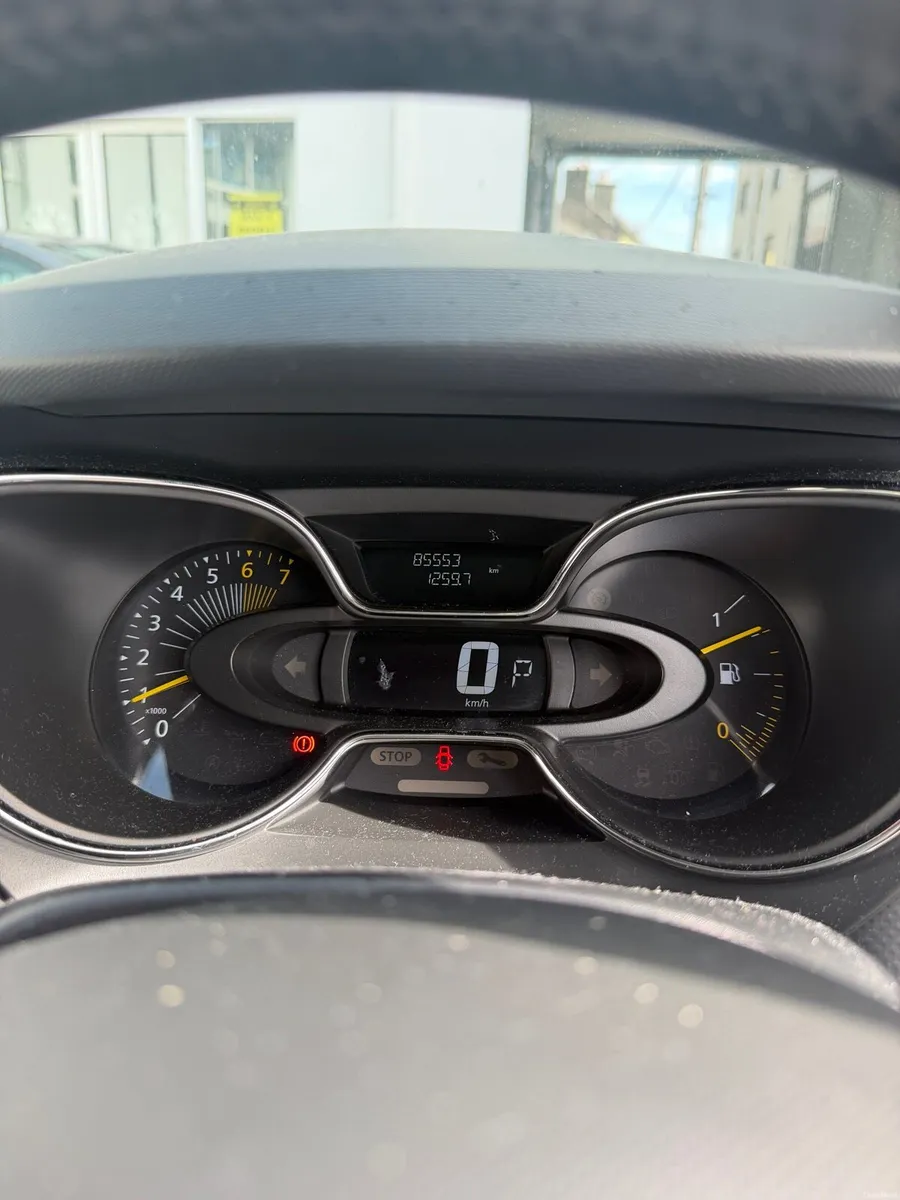 2016 Renault Captur 1.2 Petrol Automatic 86,000km - Image 5