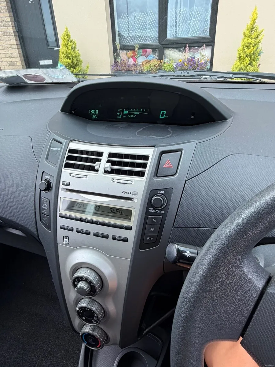 Toyota Yaris - Image 3