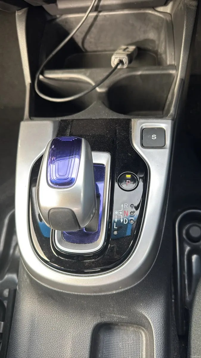 HONDA FIT 2015 LOW MILEAGE HIGH SPECS - Image 5