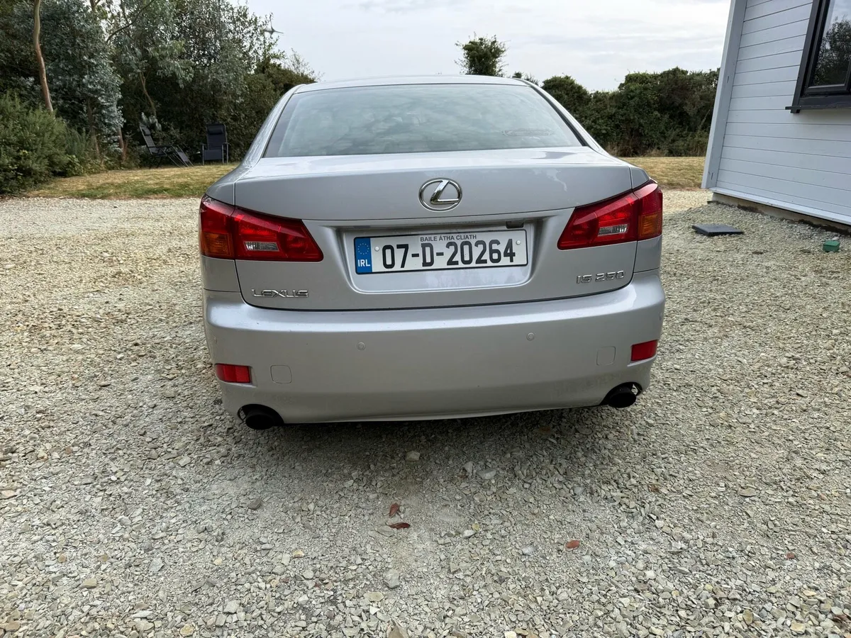 Lexus IS250 - Image 3