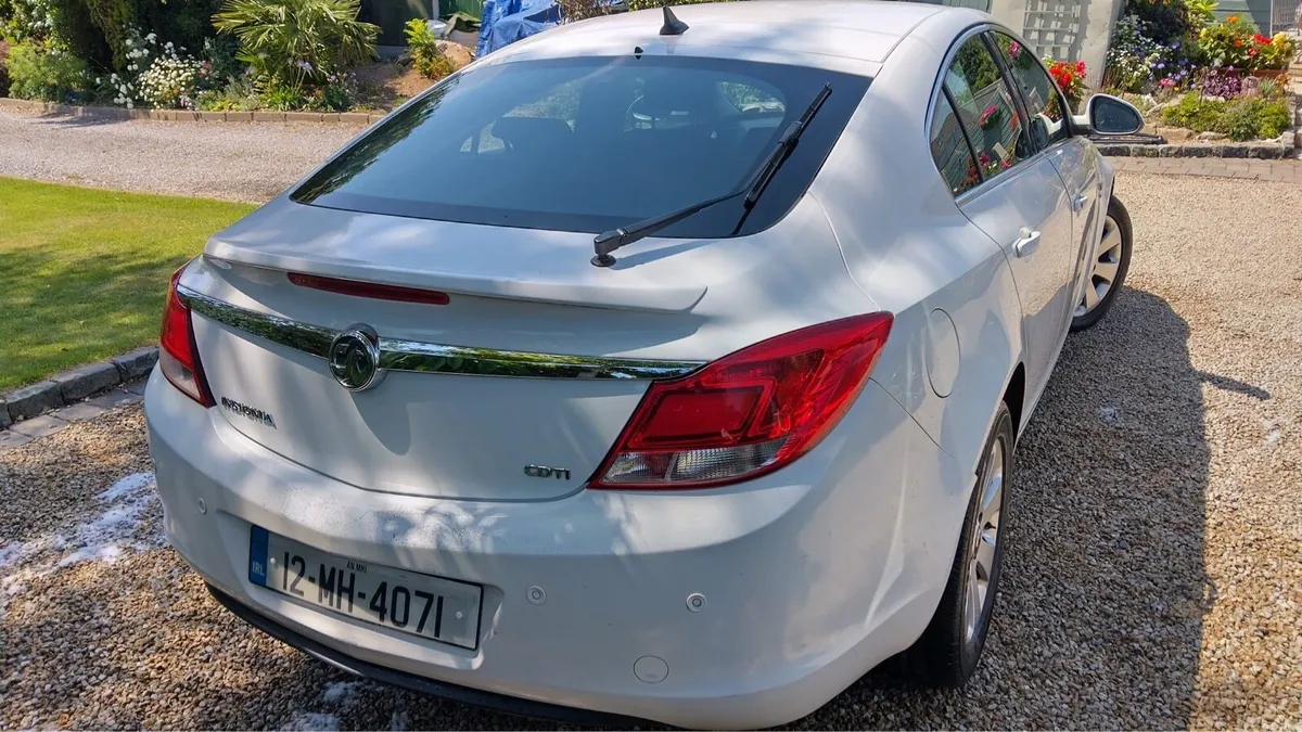 Insignia Sri - Image 3
