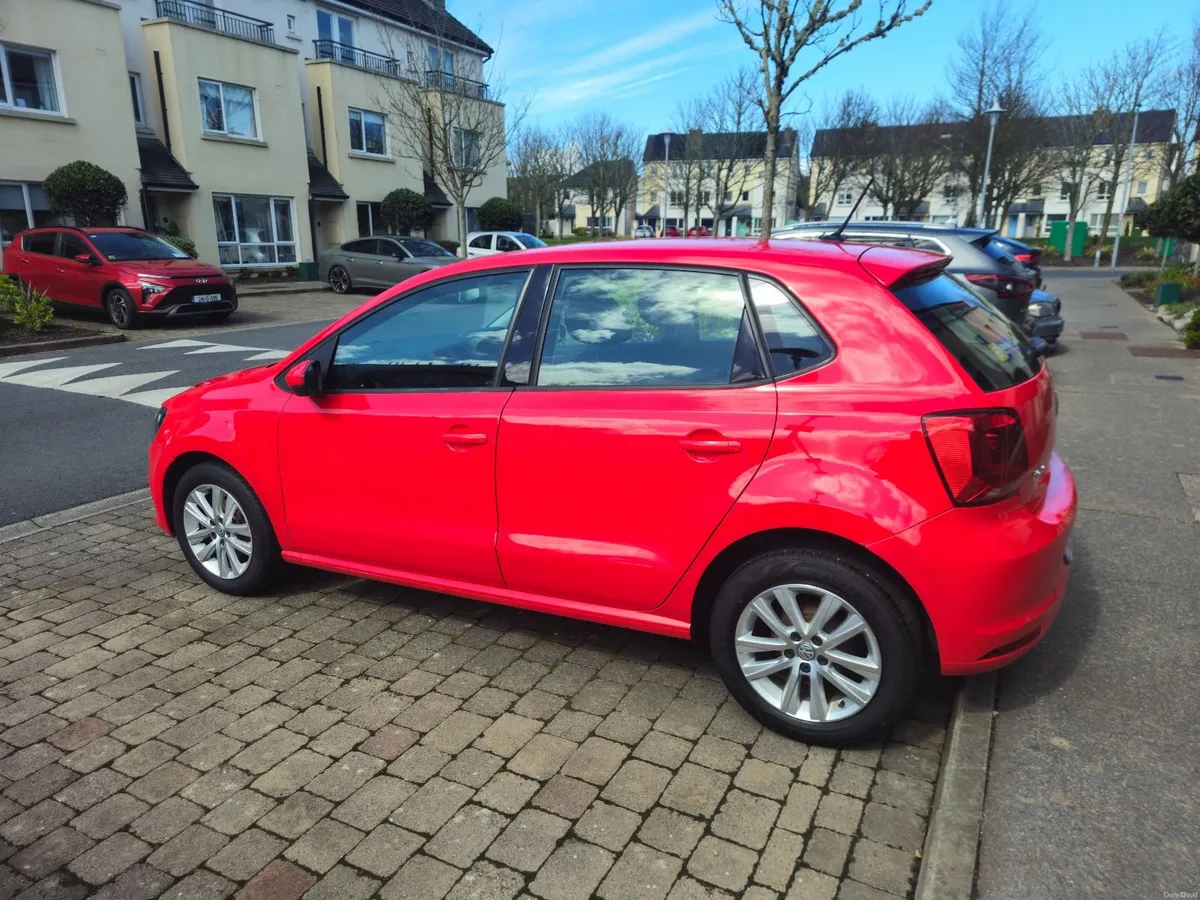 Volkswagen Polo 2015 - Image 2
