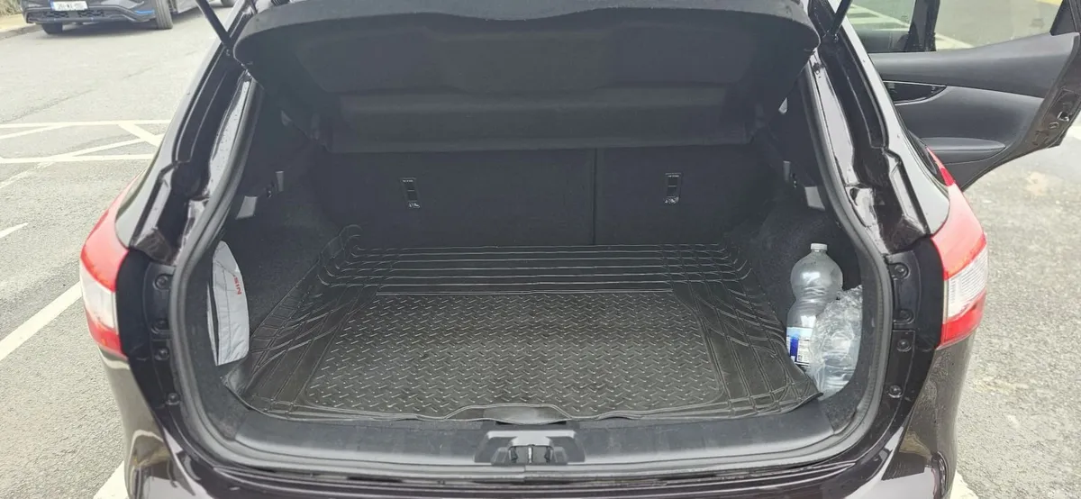 Nissan Qashqai 2017, 1.2 Petrol SV Pr - Image 4