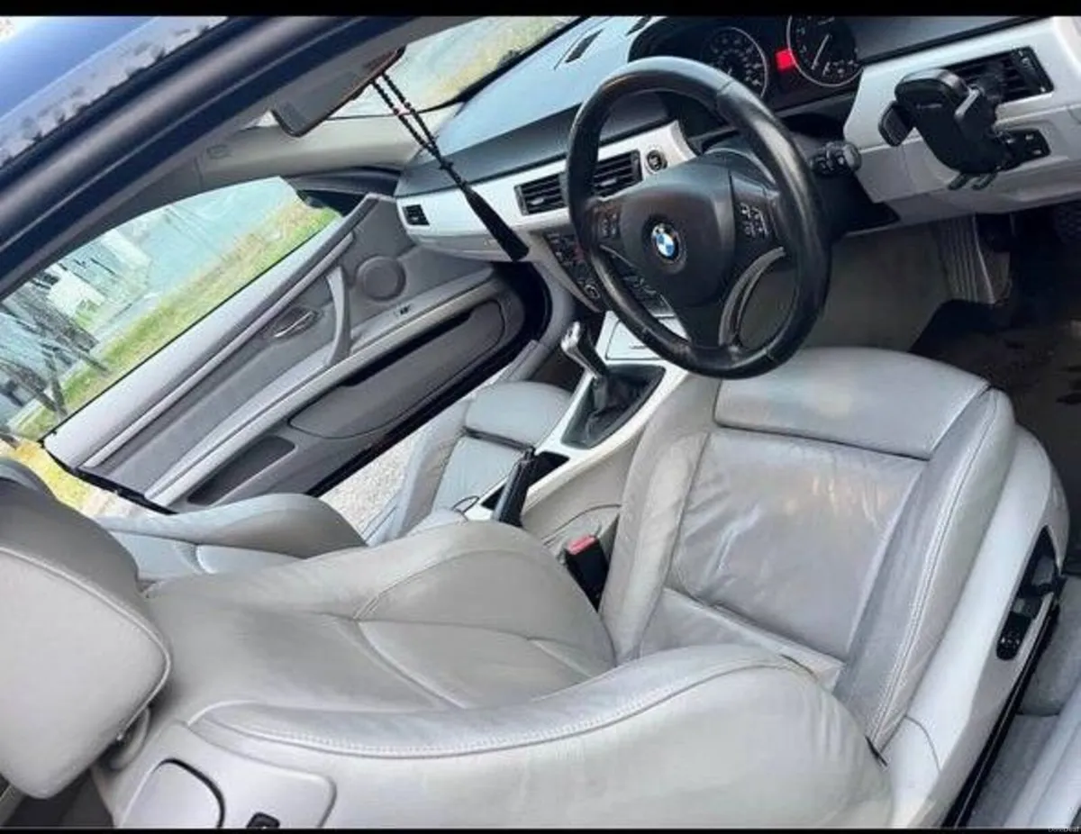 BMW E92 325i 2007 - Image 3