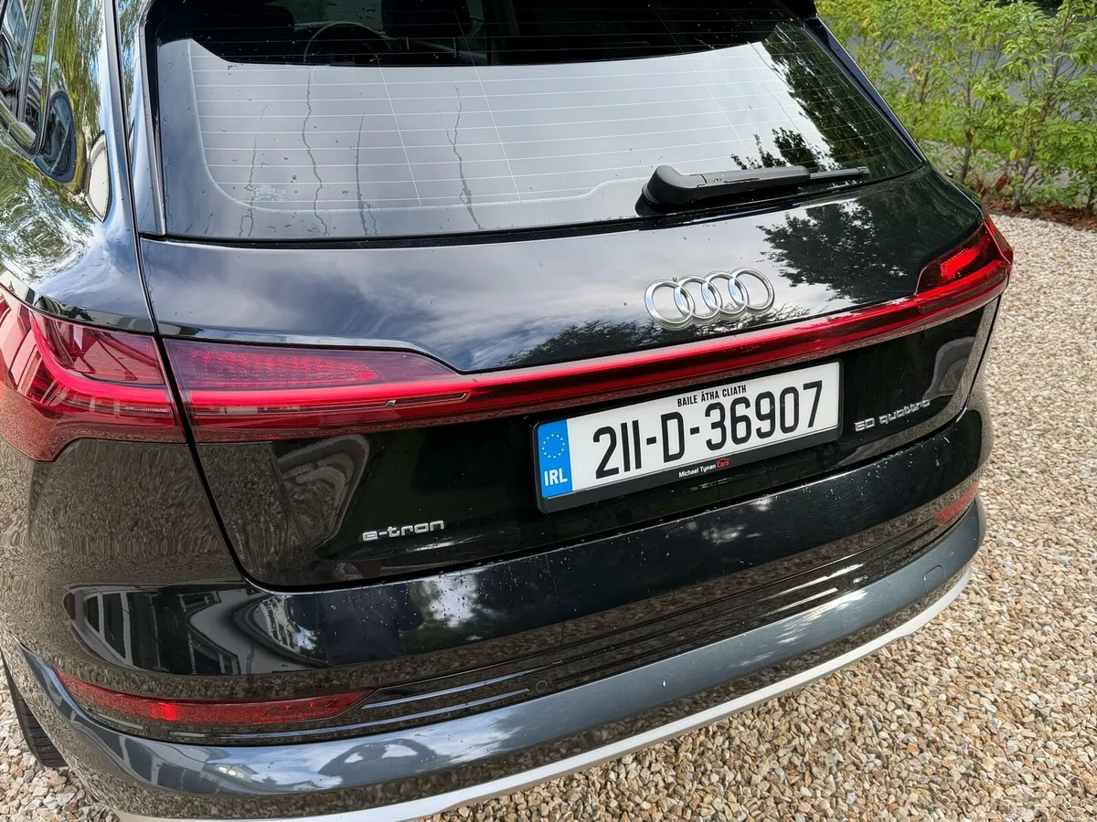 Car - Image 6