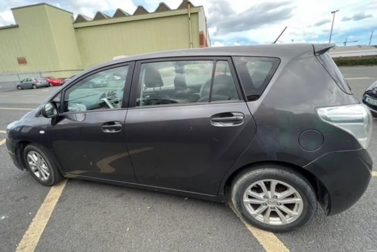 Toyota verso 7seater. 2.0 D4D - Image 2
