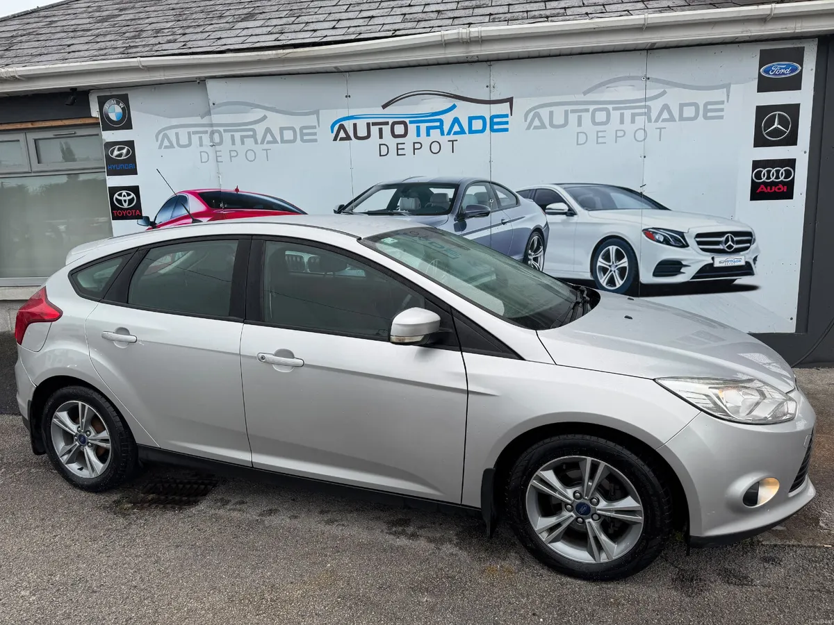 FORD FOCUS DIESEL LOW KM - Image 1