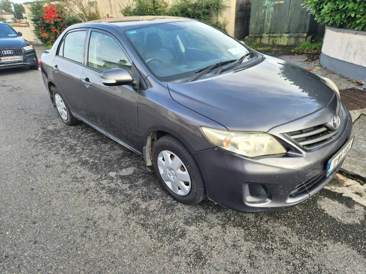 Toyota corolla - Image 4
