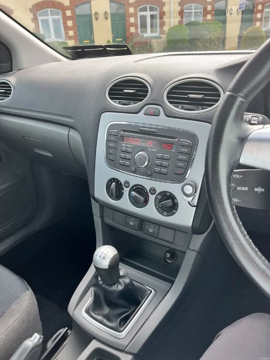 Ford Focus 2007 Zetec 1.4 Petrol - Image 5