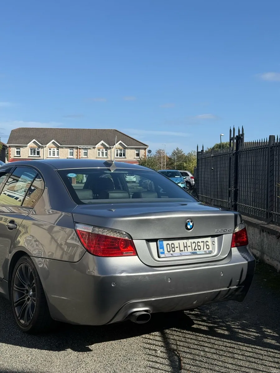 BMW 5-Series 2008 - Image 2