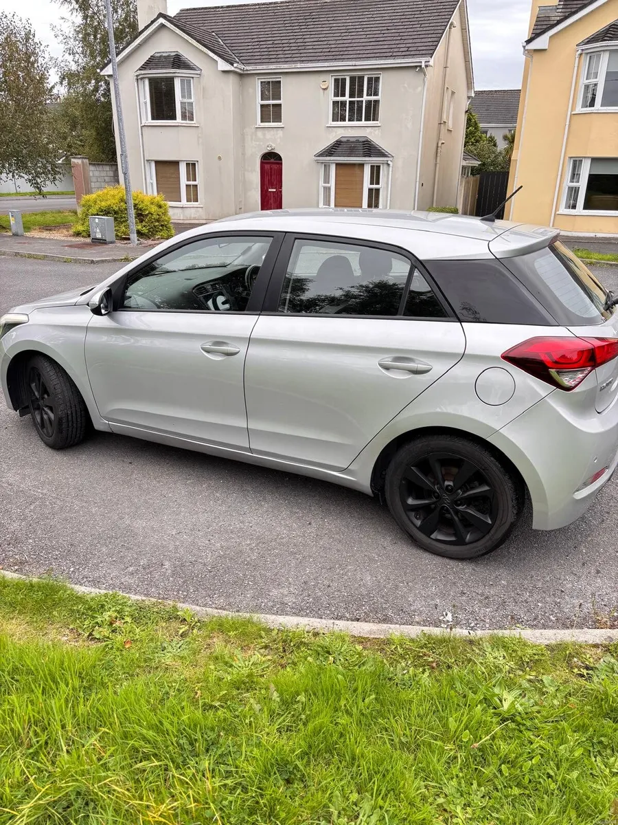 Fresh NEW NCT Hyundai i20 1.2lt - fully loaded - Image 4