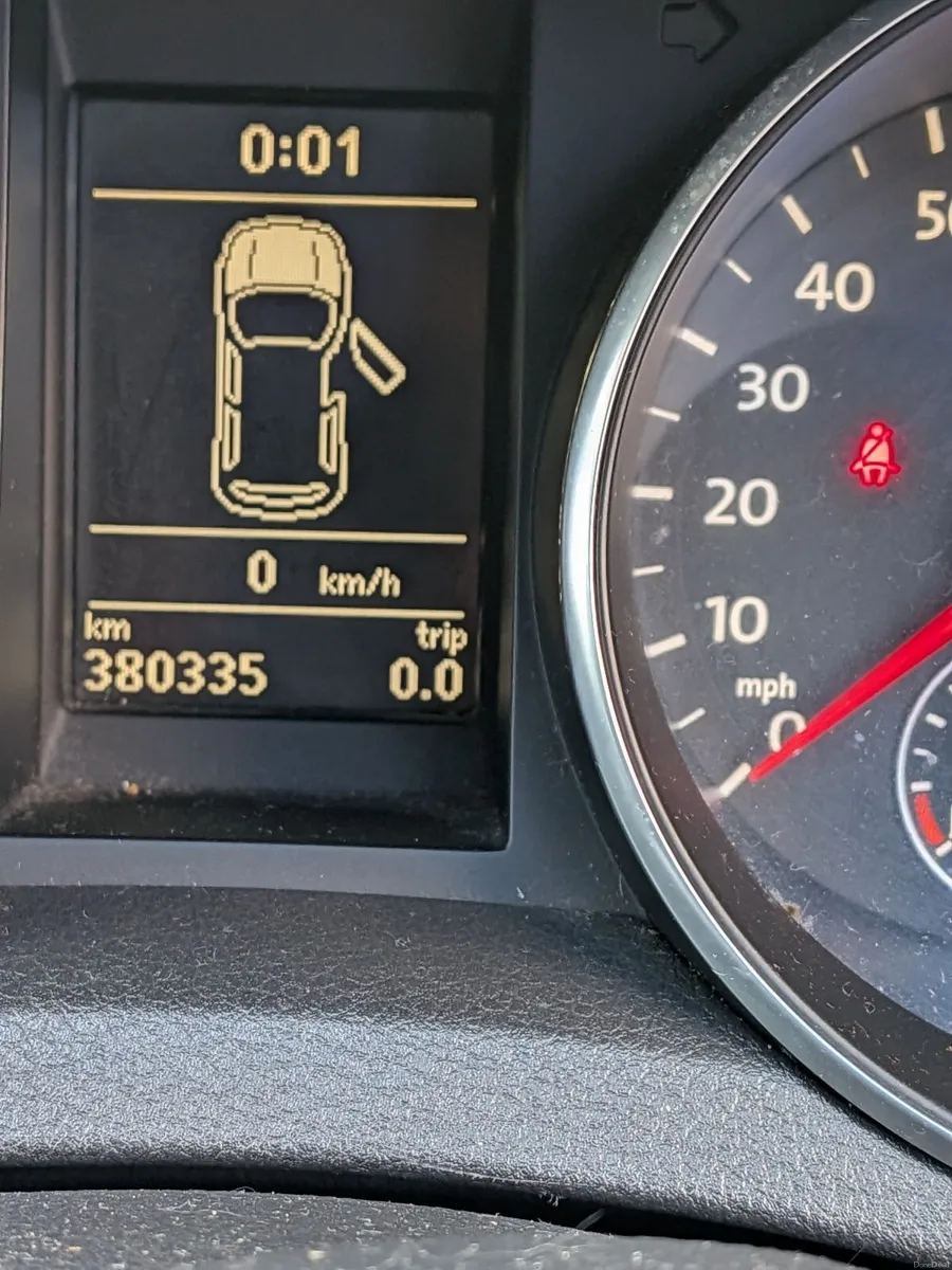 Volkswagen Golf 2008 - Image 2