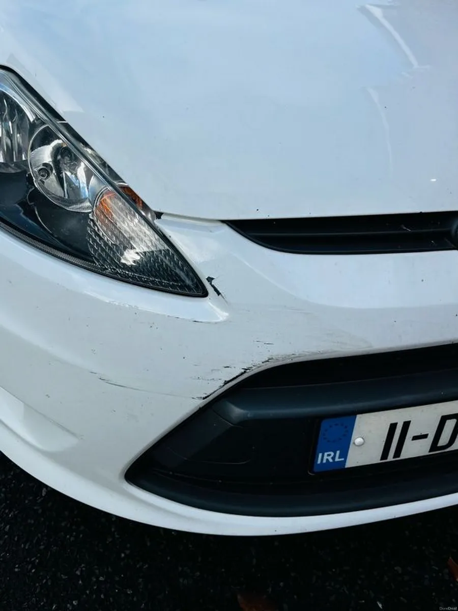 2011 Ford Fiesta - Image 5