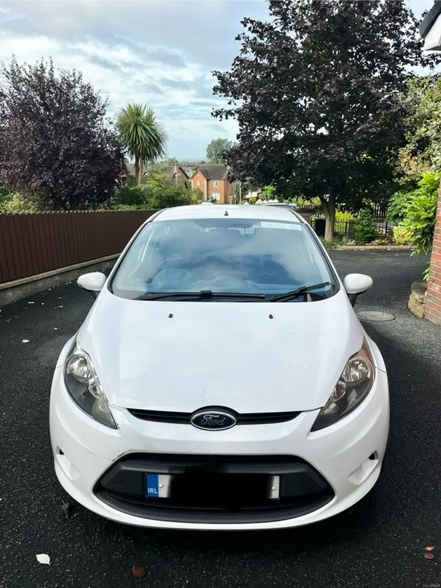 2011 Ford Fiesta - Image 1