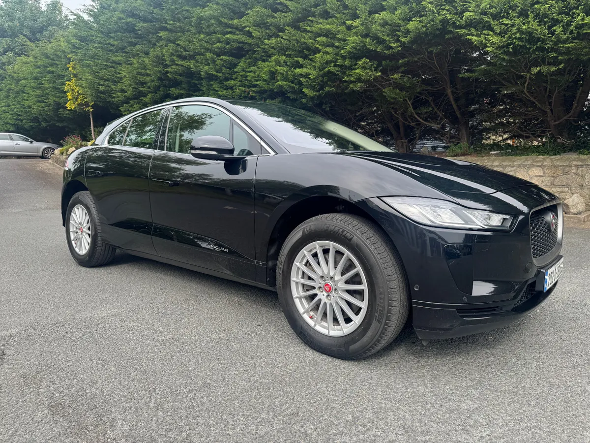 Jaguar I-Pace EV400 in exceptional cond & warranty - Image 3