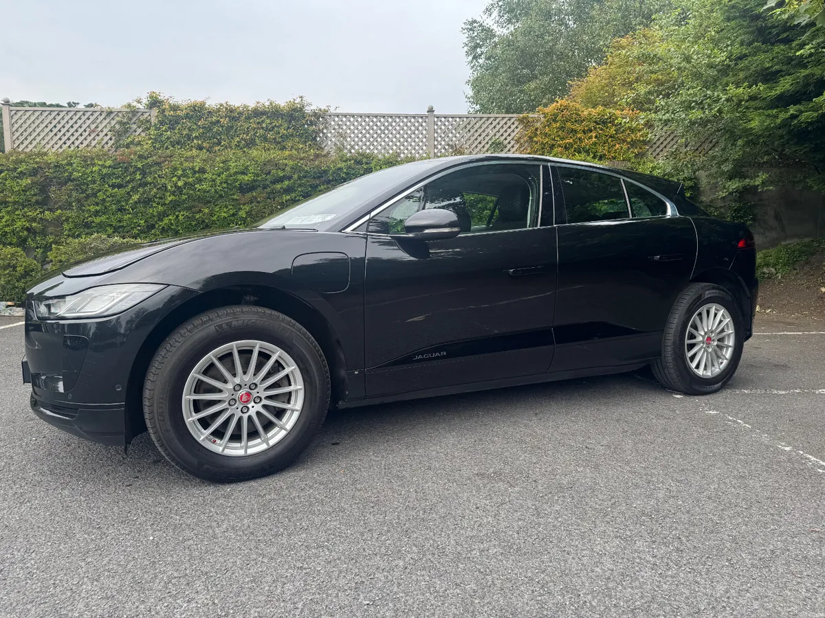 Jaguar I-Pace EV400 in exceptional cond & warranty - Image 2