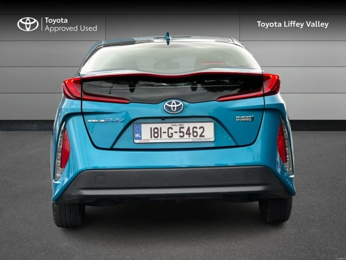 Toyota Prius PRIUS PHEV BUSINESS EDITION - Image 4