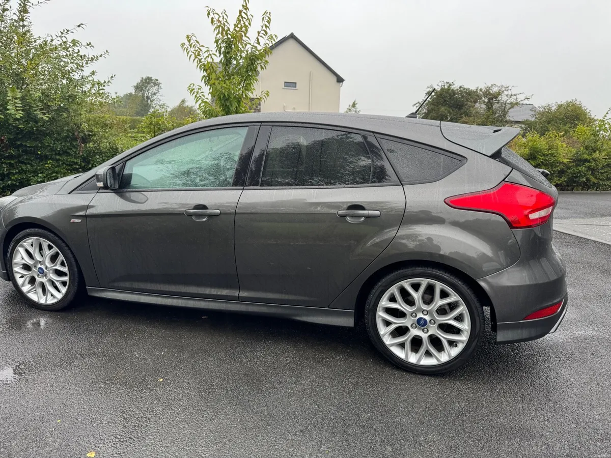 Ford Focus 2018 - Image 3