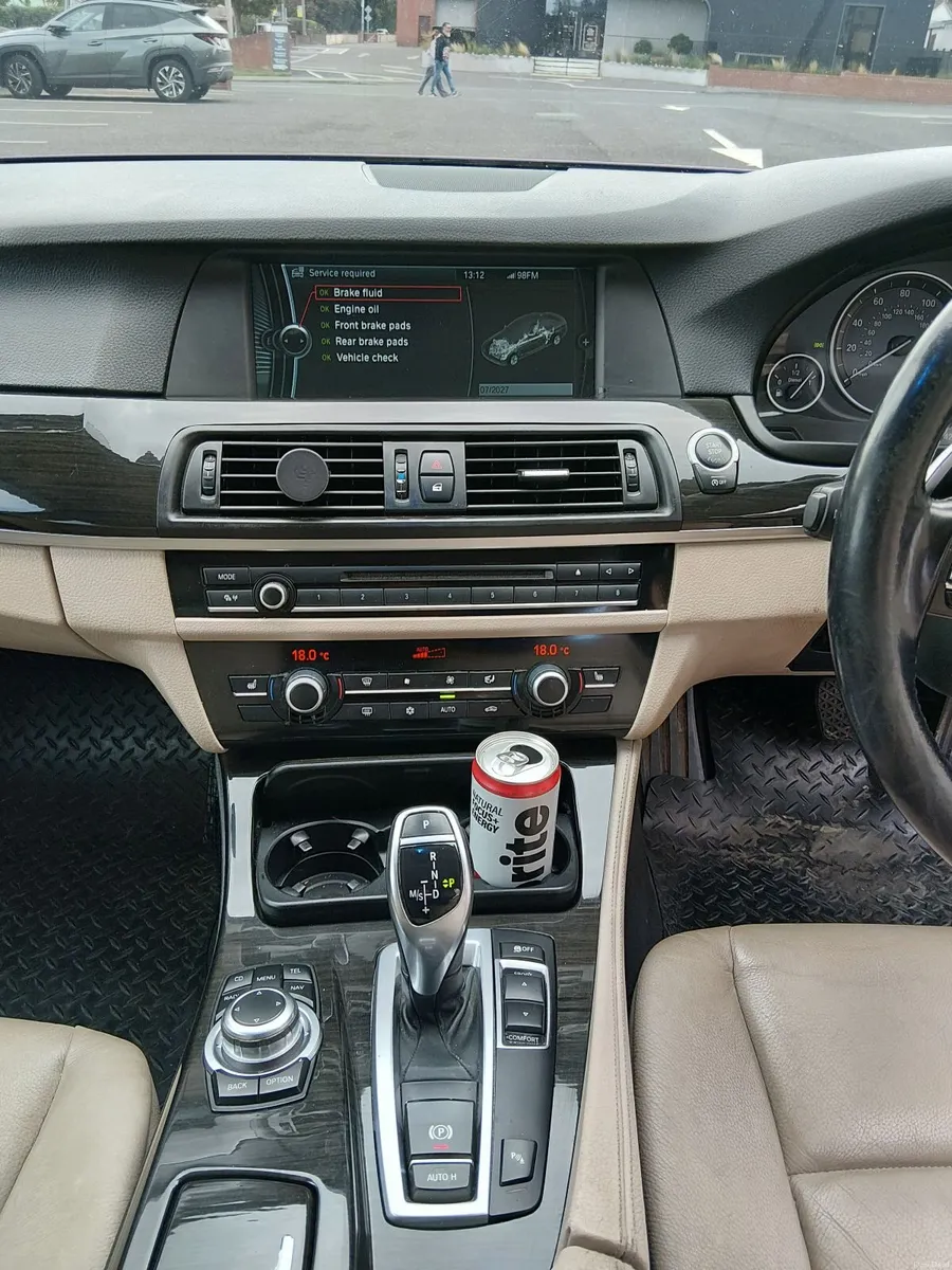BMW 5-Series 2012 - Image 6