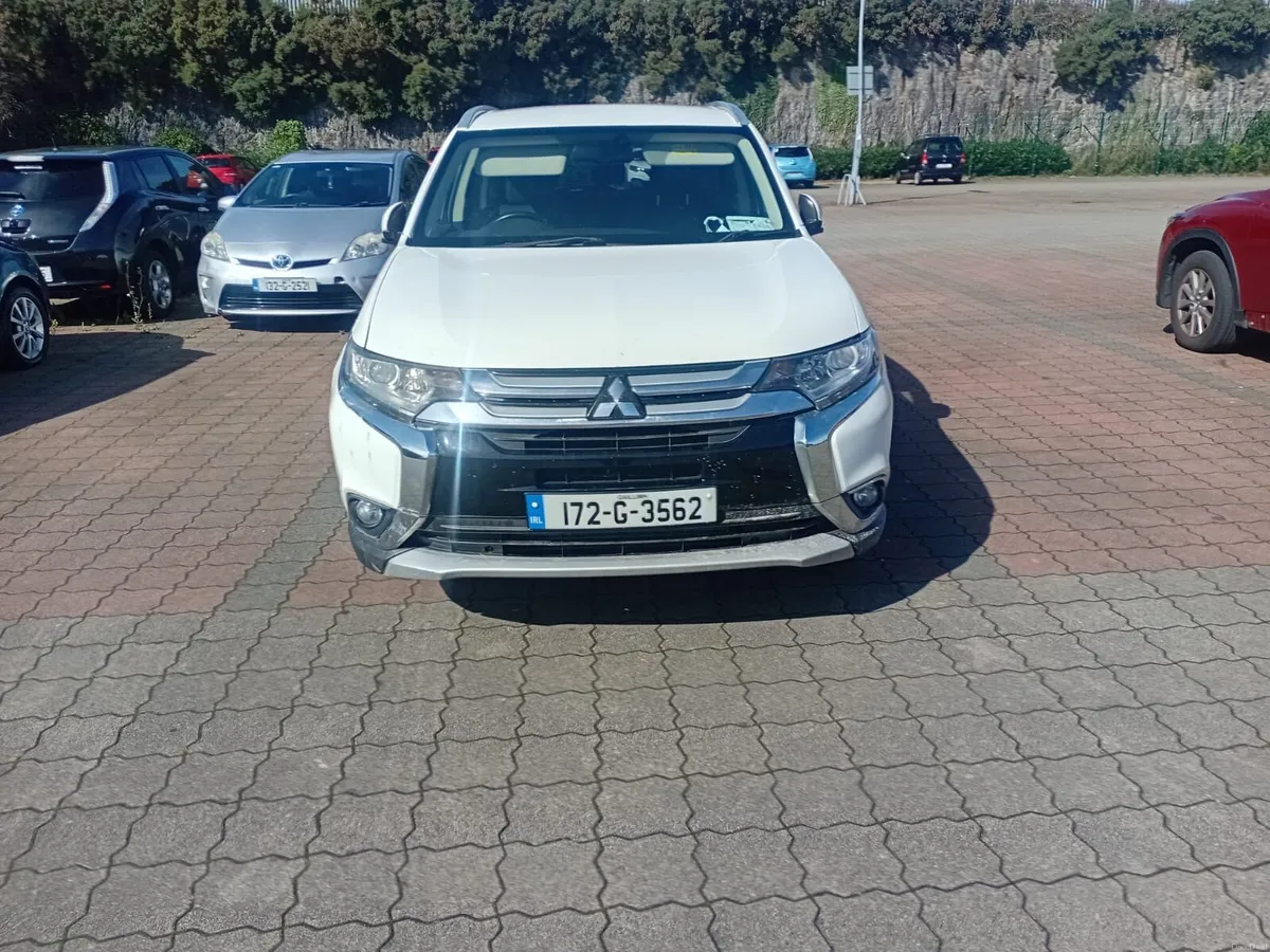 172 MITSUBISHI OUTLANDER 4X4 - Image 1