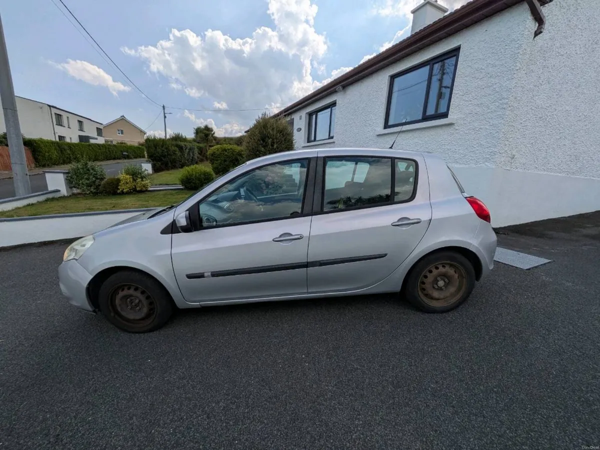 Renault Clio 2010 1.2L (2027 Tax and NCT) - Image 2