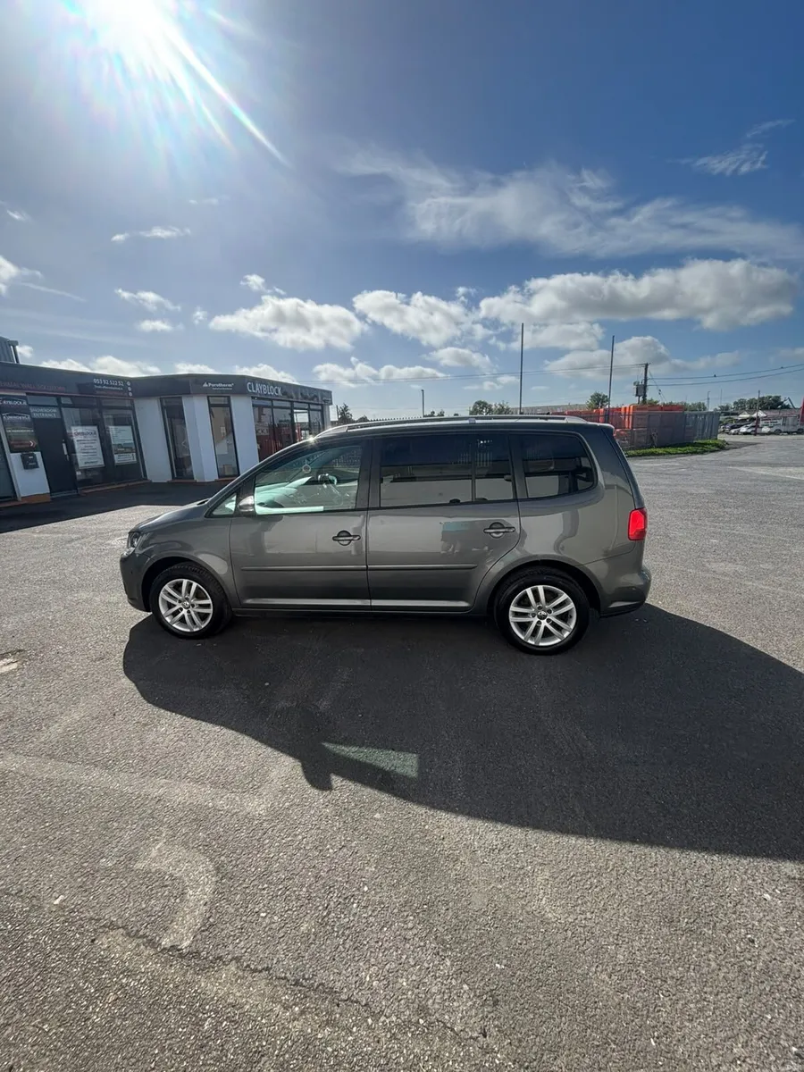 151 VW Touran  1.6 TDI  7 SEATS - Image 2