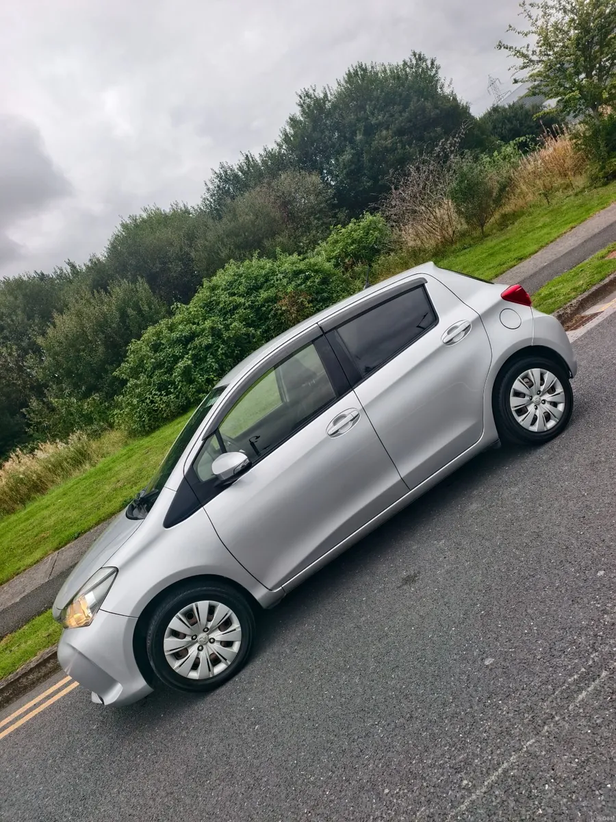 Automatic Toyota Vitz 1.3 41k km NCT/TAX - Image 6