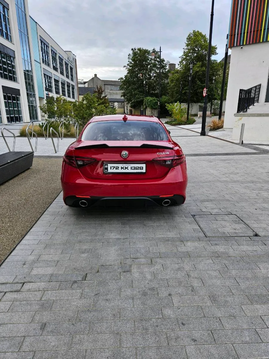 Alfa Romeo Giulia Speciale 2.2td 180bhp rwd - Image 3