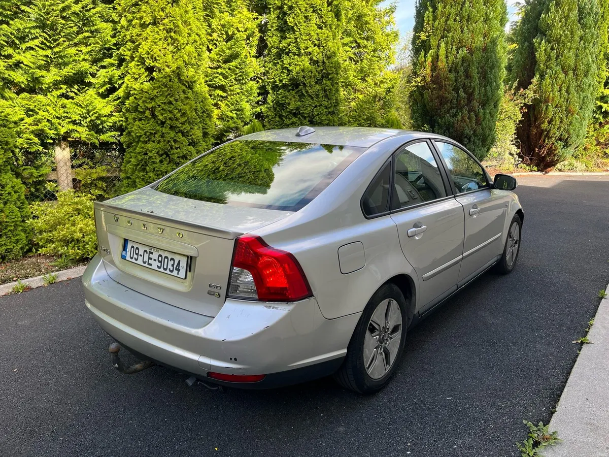 2009 Volvo S40 - Image 2