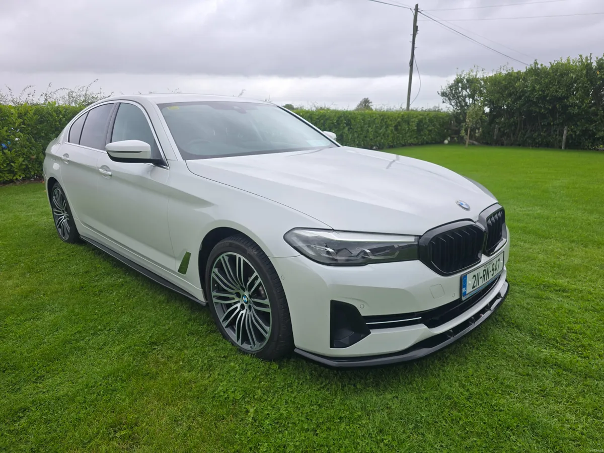 BMW 530E X Drive Nice Colour white pearl - Image 5
