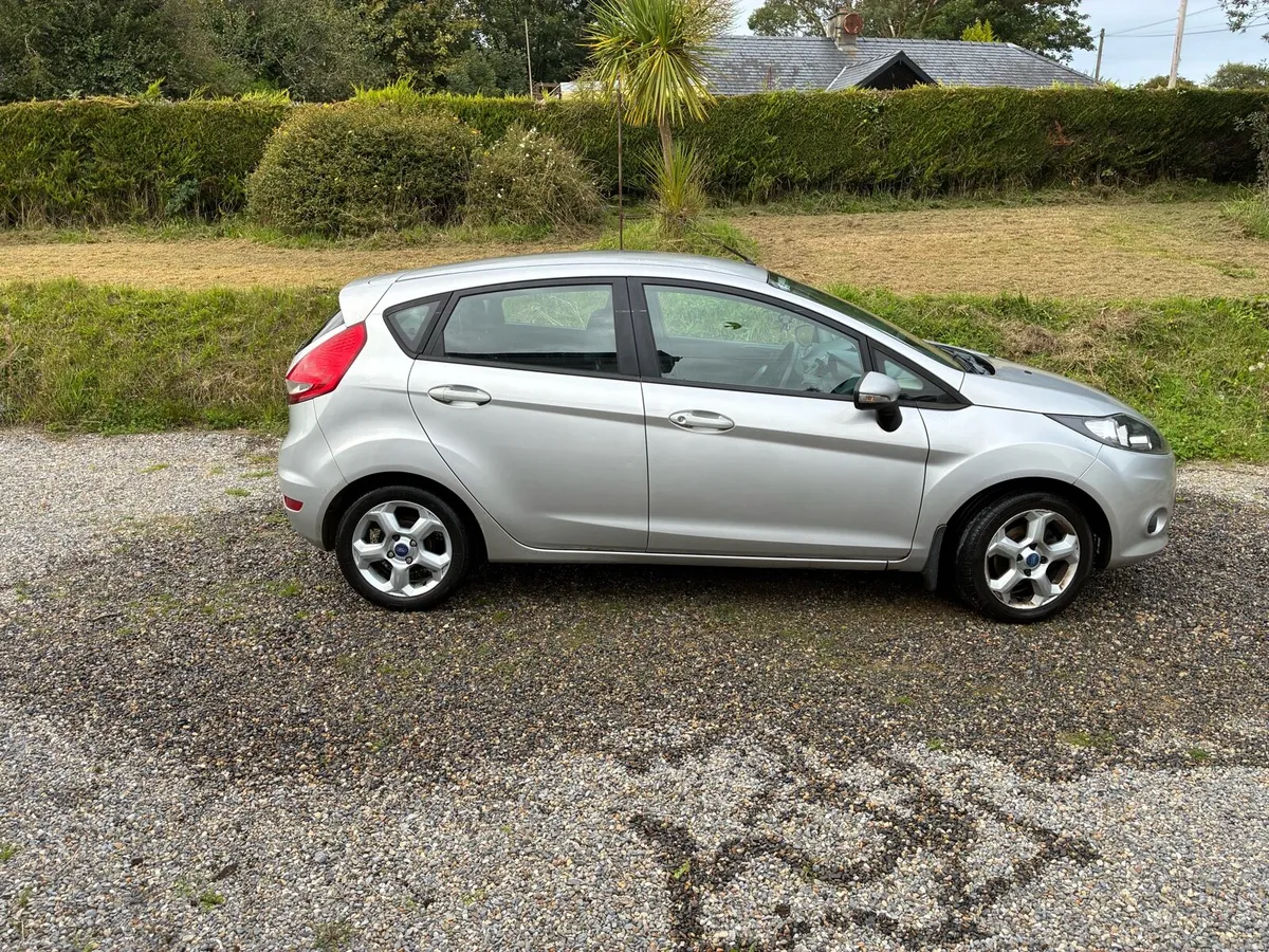 2011 Ford Fiesta - Image 4