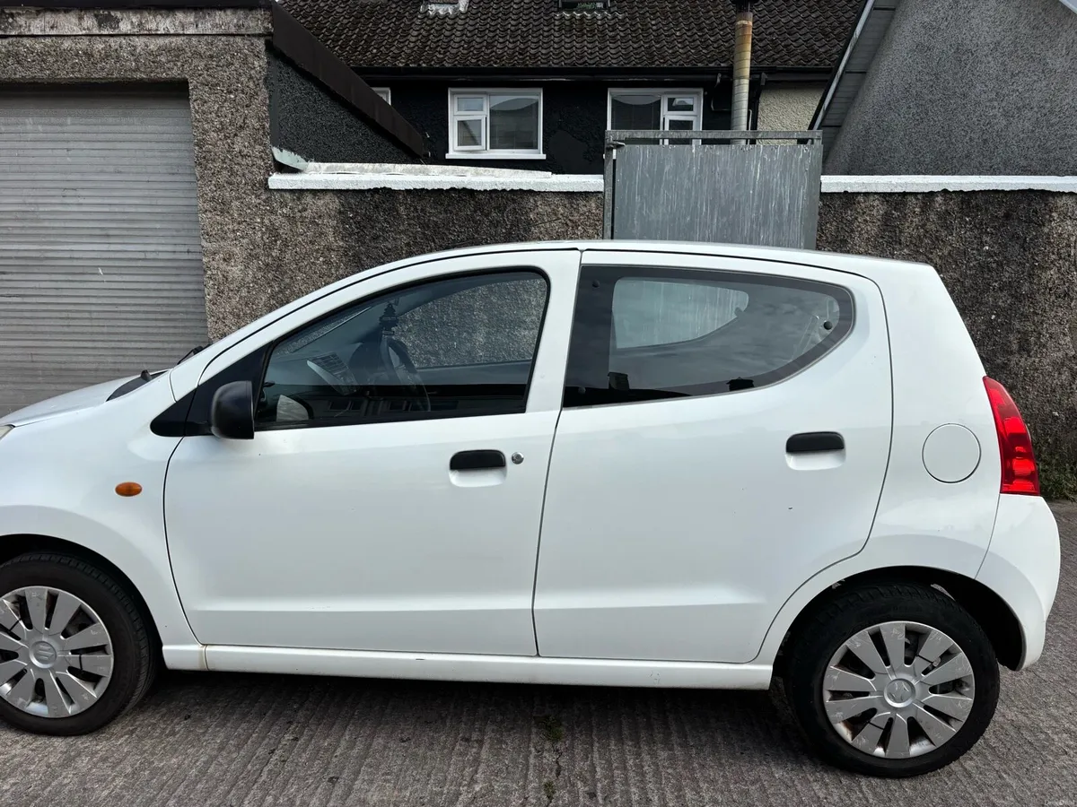 Car - Image 4